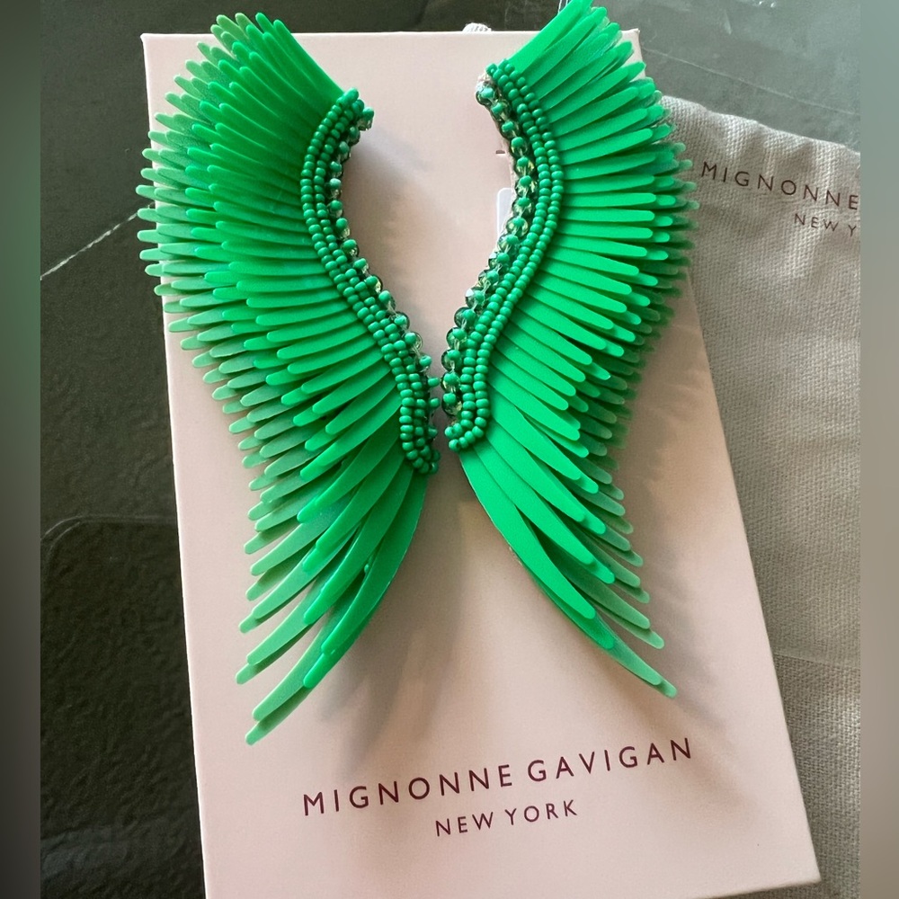 NEW Mignonne Gavigan Madeline Kelly Green Earrings